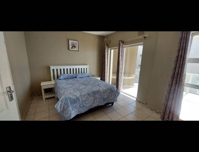 2 BEDROOM APARTMENT FOR SALE IN LAWRENCE ROCKS